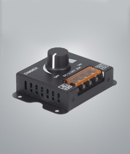 Regulador de Tensión 12V-24V 30A